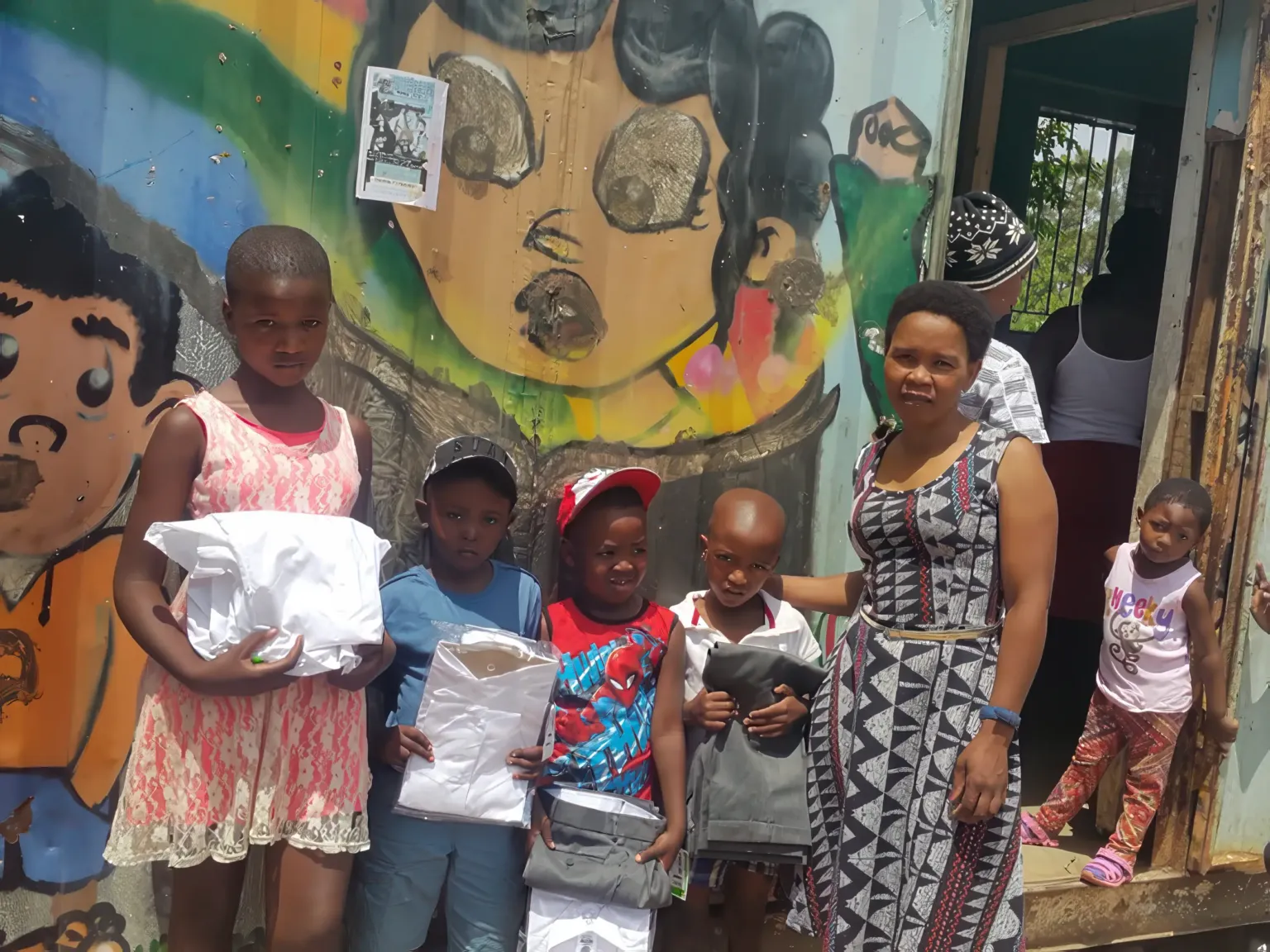 For Children, Kinder erhalten die Schuluniform